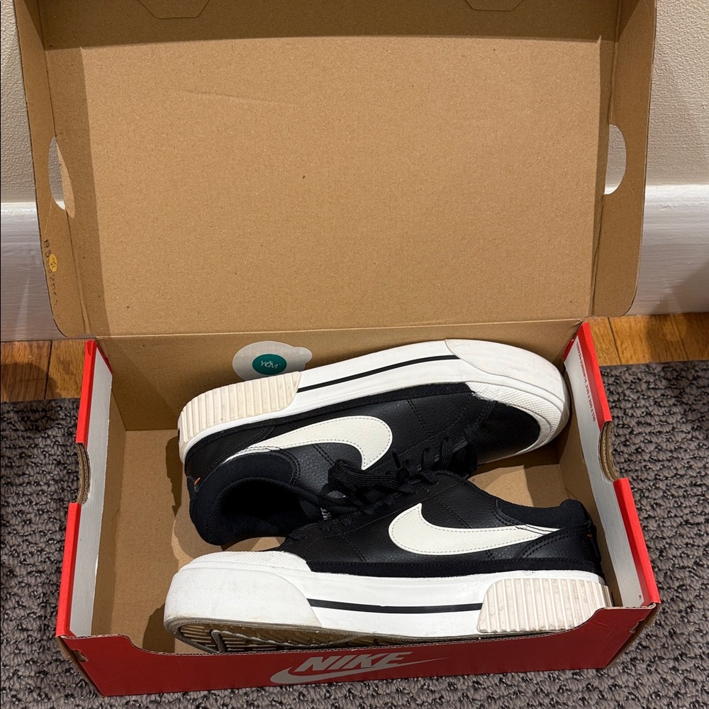 NikeBlack and White Sneakers Court Legacy Lift Black
